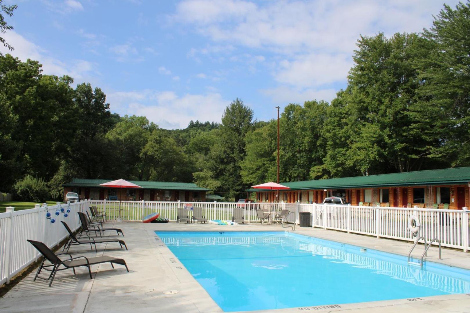 Two Rivers Lodge Bryson City Εξωτερικό φωτογραφία